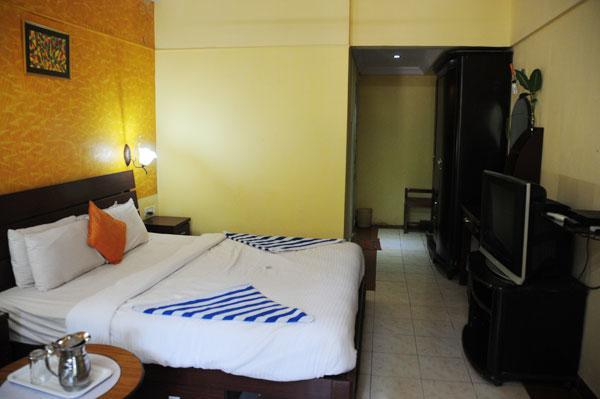 Horseland Hotel & Mountain Spa Matheran Exterior photo
